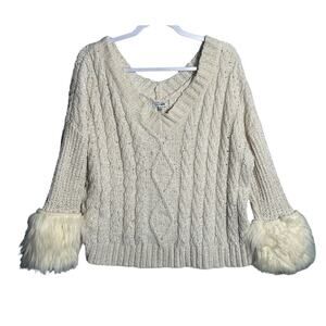 Fashion‎ Nova Sz Small Fur Cuff V-Neck Pullover Cable Knit Sweater Cream Soft